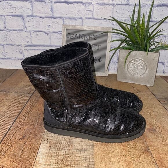 Ugg short black sequin boots with flaw - Picture 3 of 13